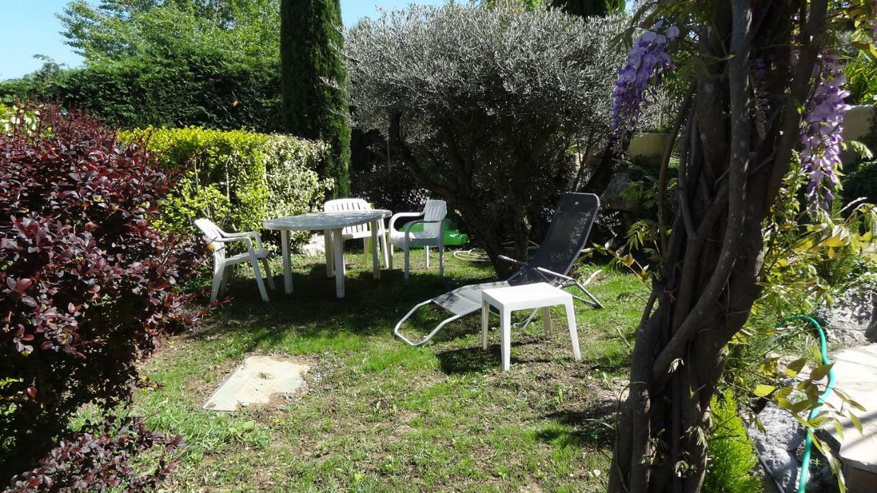 Apartamento Les Chevrefeuilles Manosque Exterior foto
